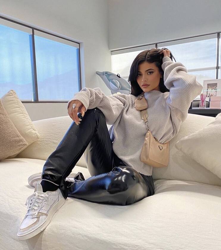 kylie jenner mini prada bag