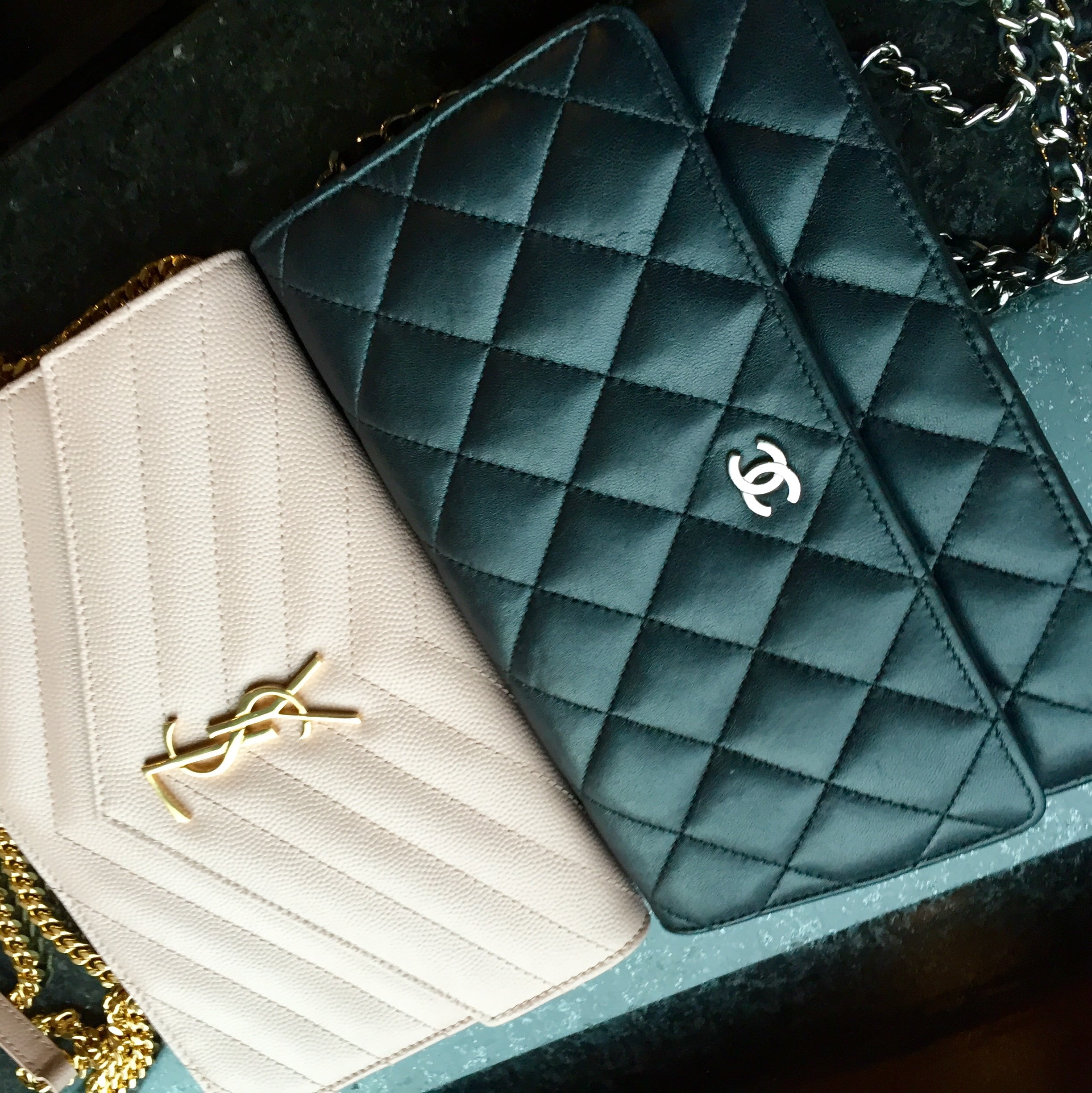 The YSL Wallet on Chain is a very popular classic bag, but you can ach