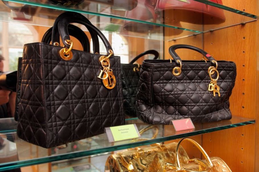 A guide to spotting fake Louis Vuitton purses by PERFECT REPLICA - Issuu