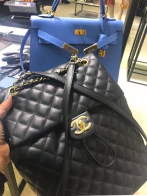 9 Pictures of Black Women Carrying Chloe C Bags + Every Style Available  Online Right Now — KOLOR MAGAZINE
