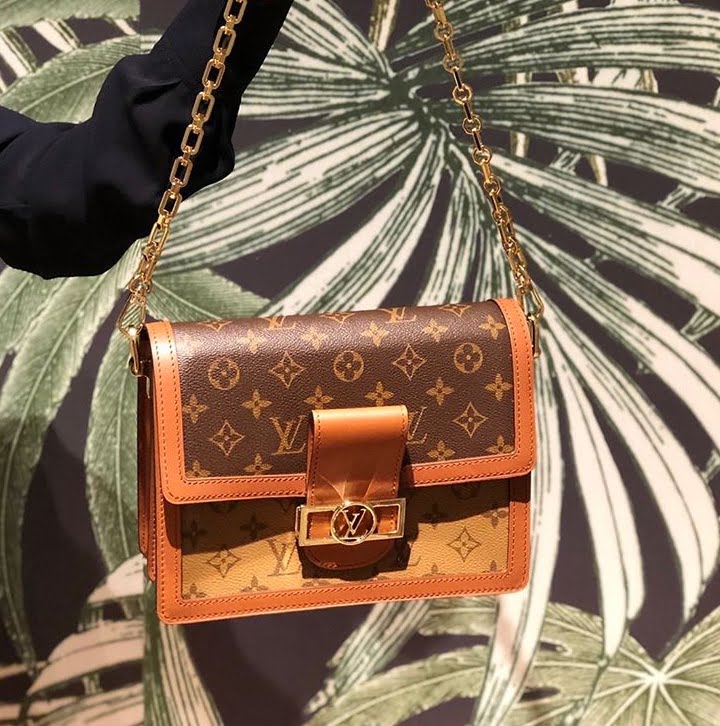 Top Original Louis Vuitton M20730.M20739 Dauphine East West Bag in White  (Cutout) from LV Broderie Anglaise Capsule Collection from Linda Size: 24.5  X 13.5 X 9cm : r/RepladiesDesigner