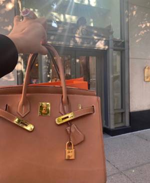 Reveal And Case Study: Hermès Kelly Pochette Takes On The Mini Kelly