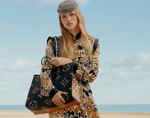 Louis Vuitton 2019 Pre-owned Jungle Beach Pouch Shoulder Bag - White