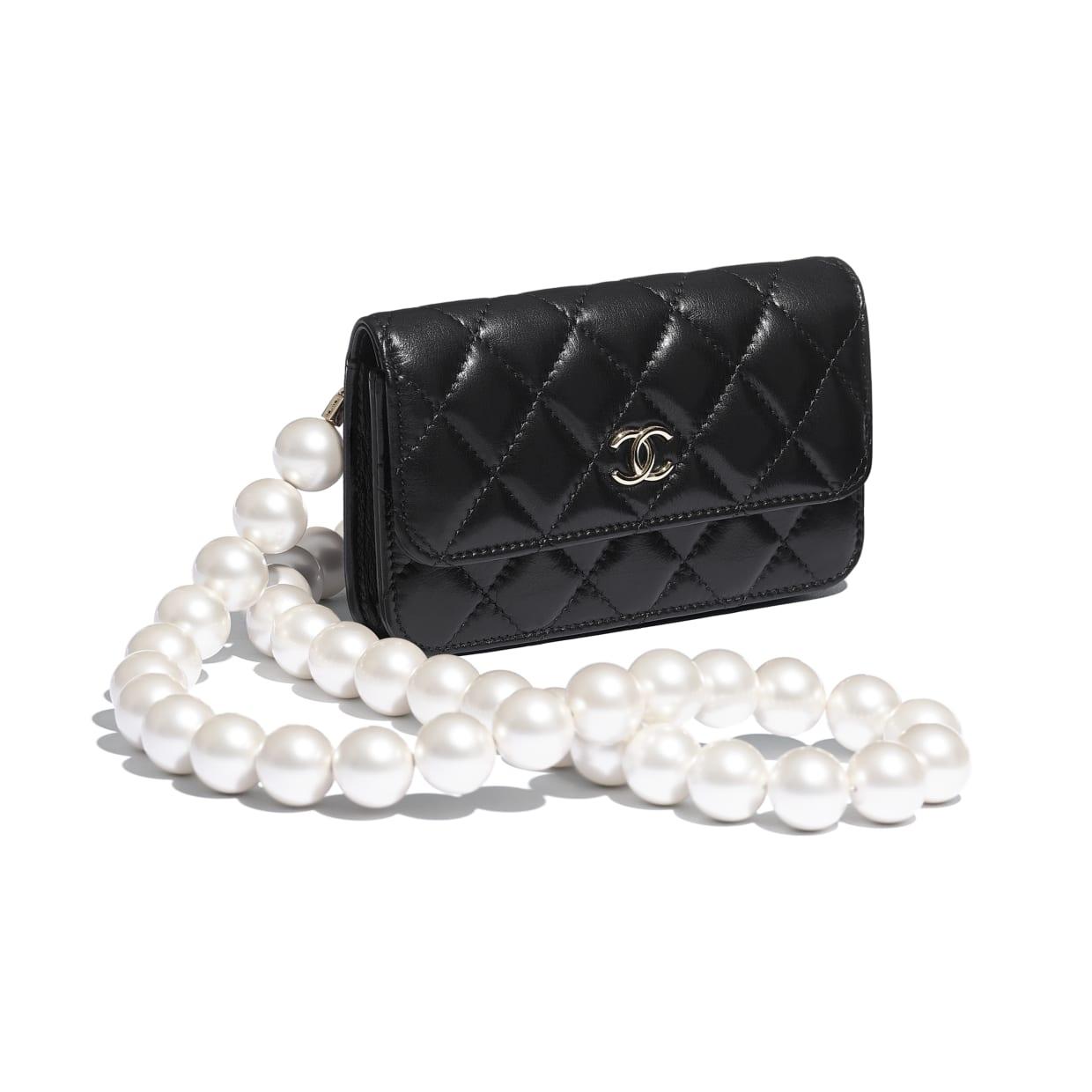 Chanel Flap Bag With Top Handle For Fall Winter 2021 Collection