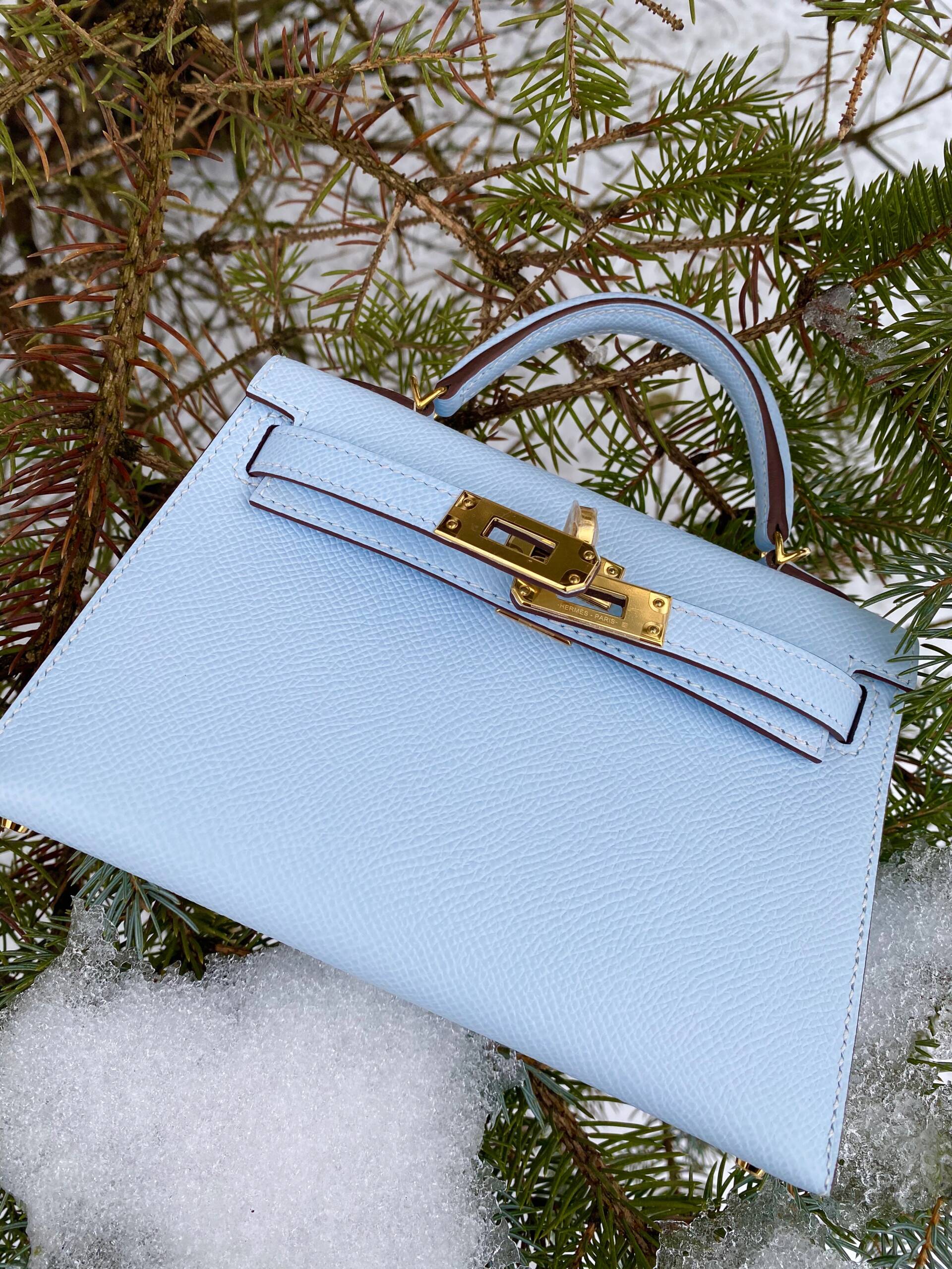 What's your favorite size Kelly? We're loving this Bleu Brume Epsom Sellier  Kelly 25cm