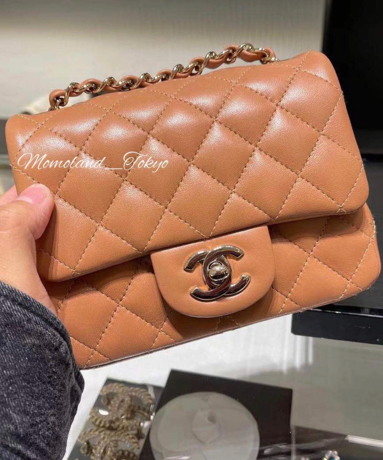 Chanel 21p caramel discount mini