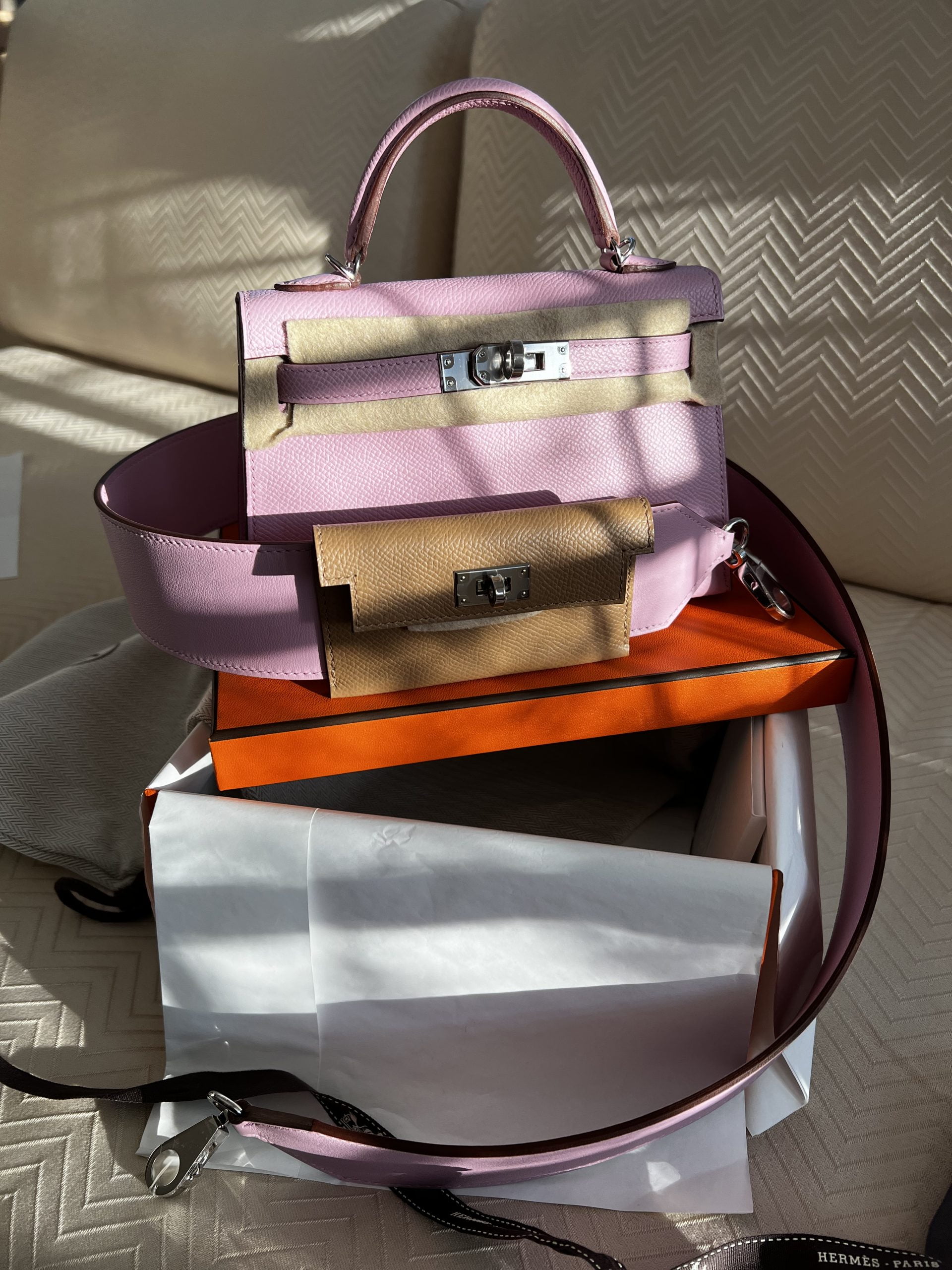 Hermes Launches The Ultimate 3 In 1 Handbag Boasting Compartments For Your  Phone, Airpods And Lipstick!