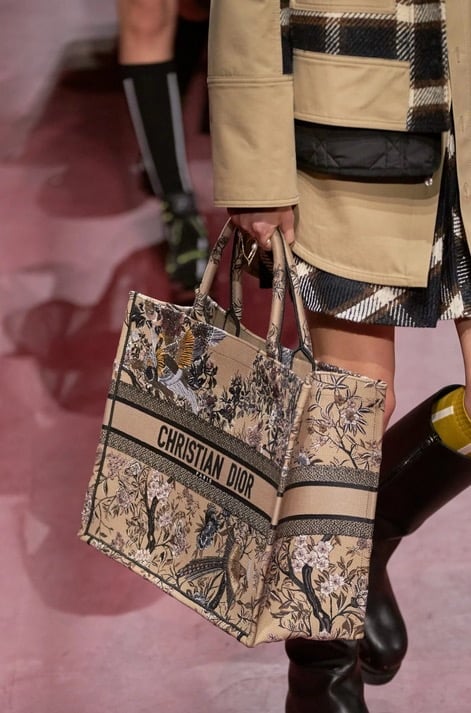Dior: Dior Women Fall-Winter 2021-22 Collection - Bags - Luxferity