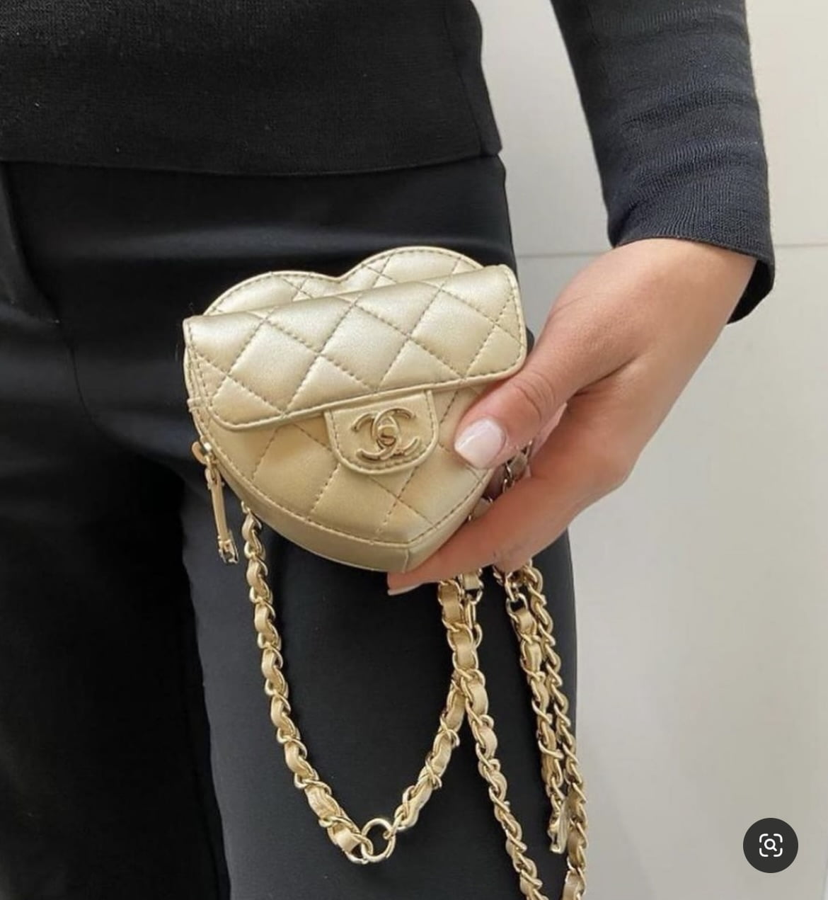 Chanel Black Quilted Lambskin Heart Shape CC Wallet On Chain Gold