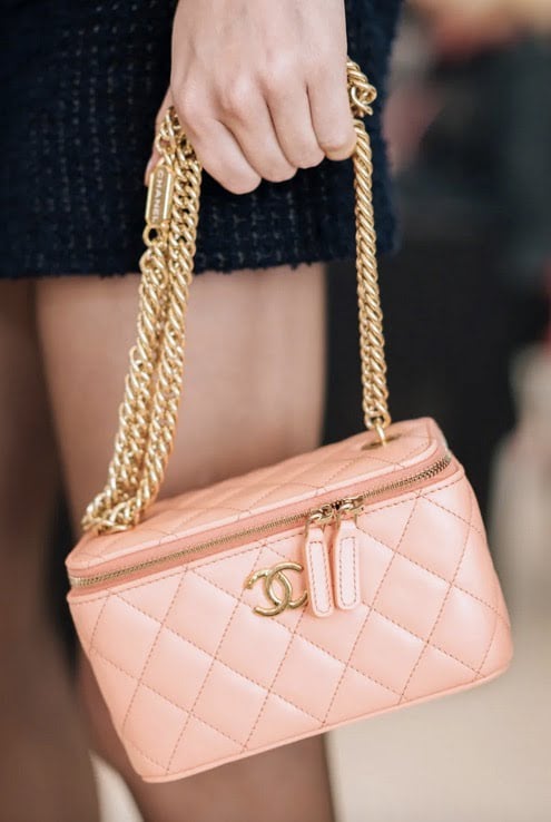 Review chiếc túi Chanel Vanity huyền thoại một thời  AuthenticShoes