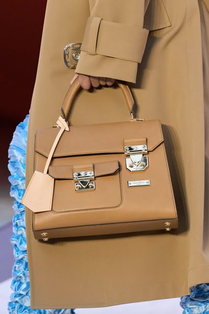 Louis Vuitton Handbags (M82465) in 2023