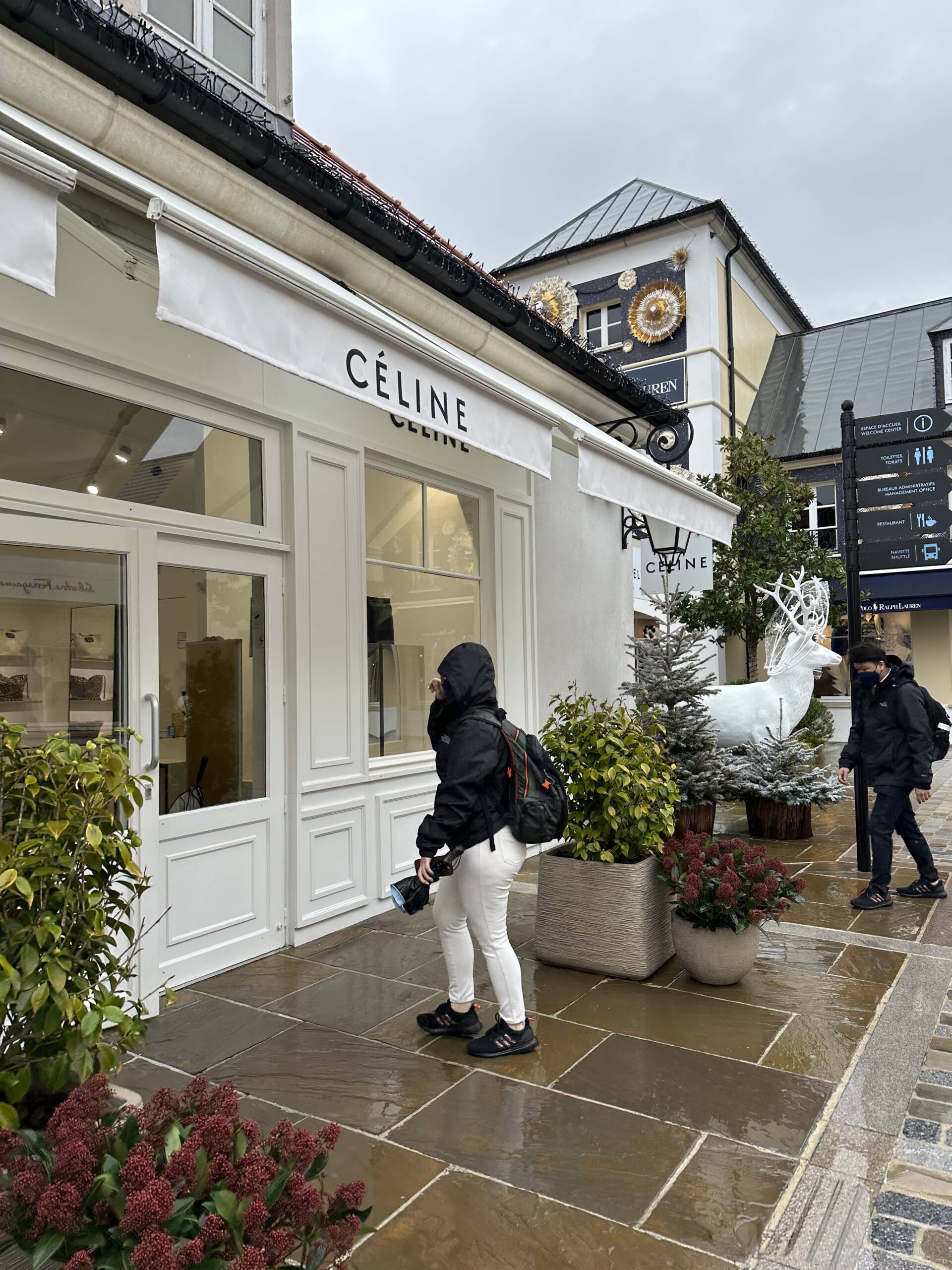 French designer outlets and stock shops, Shopping