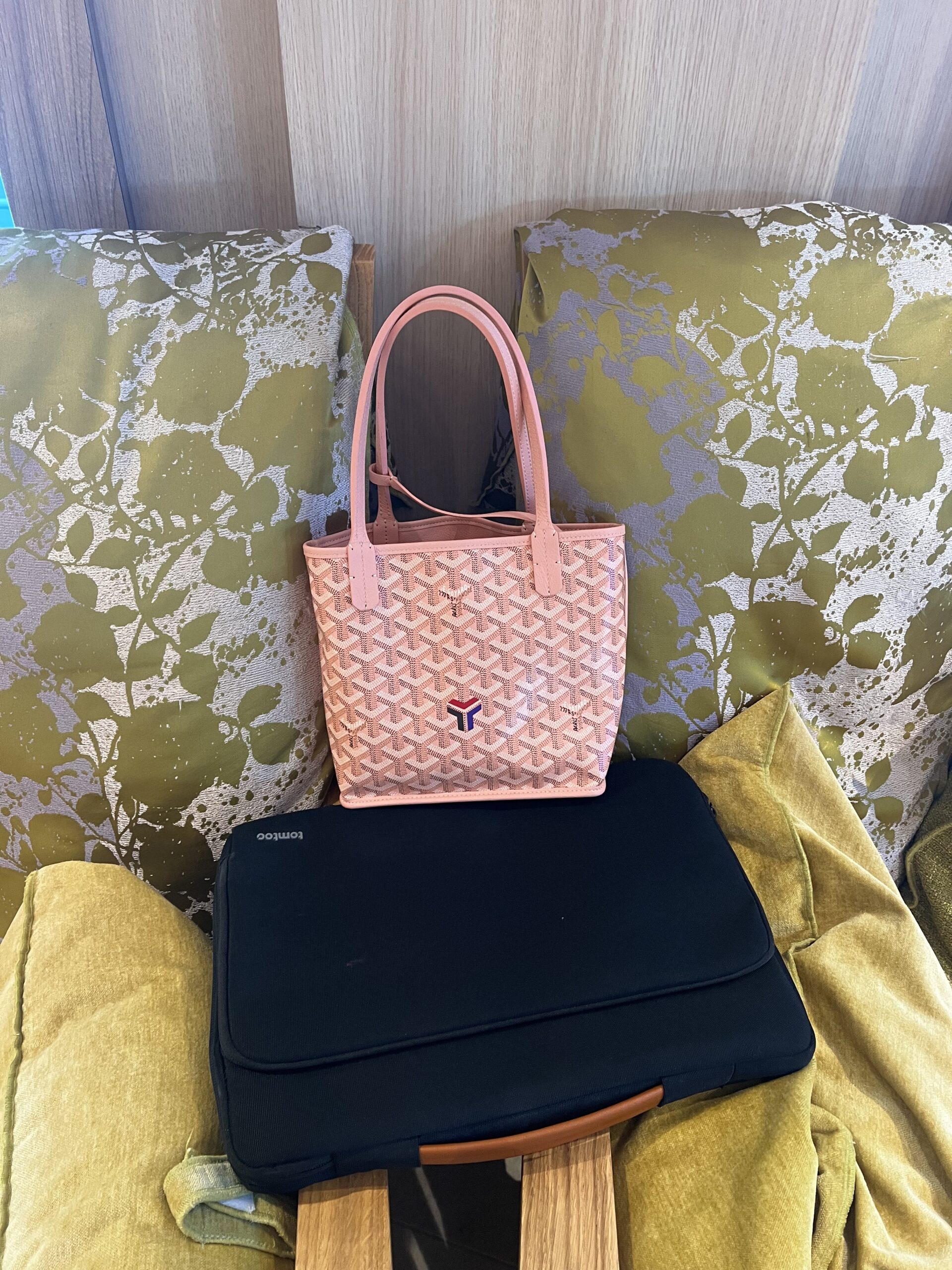 I finally added the Goyard Mini Anjou to my collection! My first