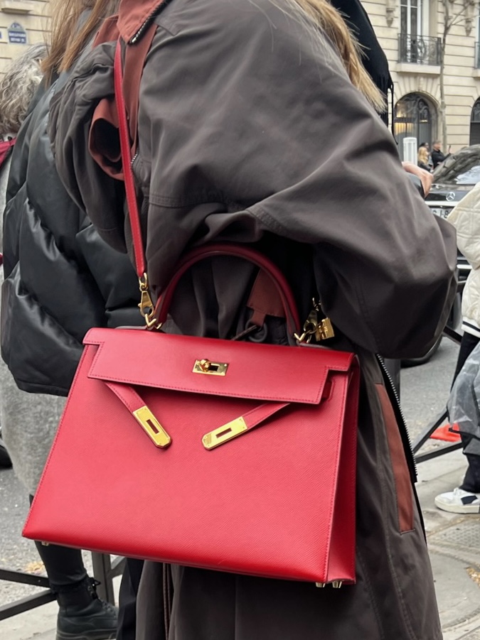 Hermes Kelly bag red  Street style bags, Hermes kelly style