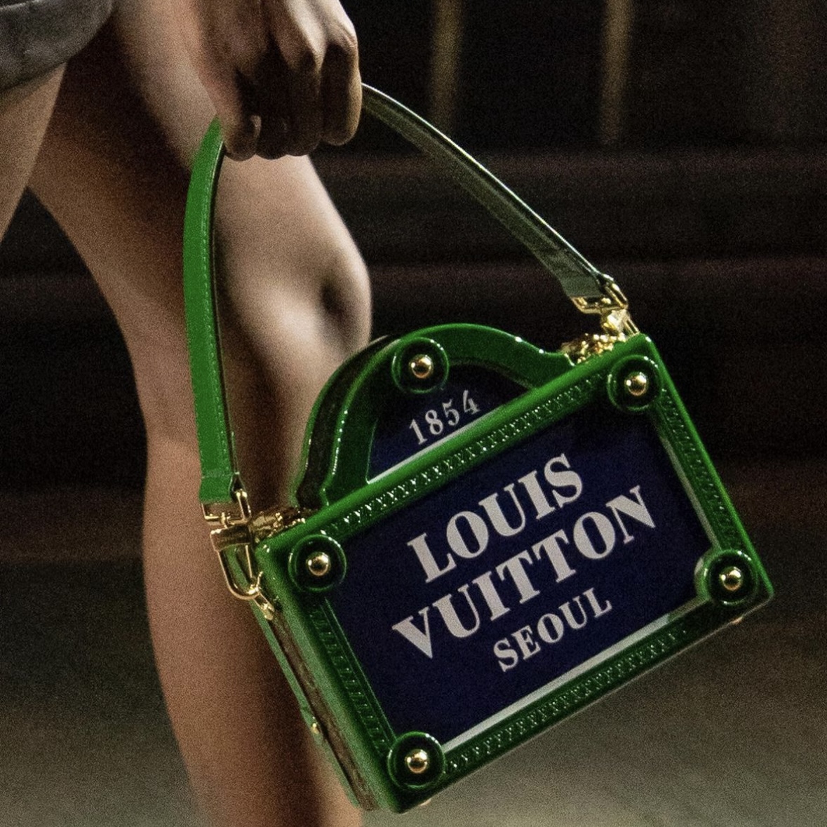 Louis Vuitton Offers Form and Friction for Pre-fall'23 - ELLE SINGAPORE