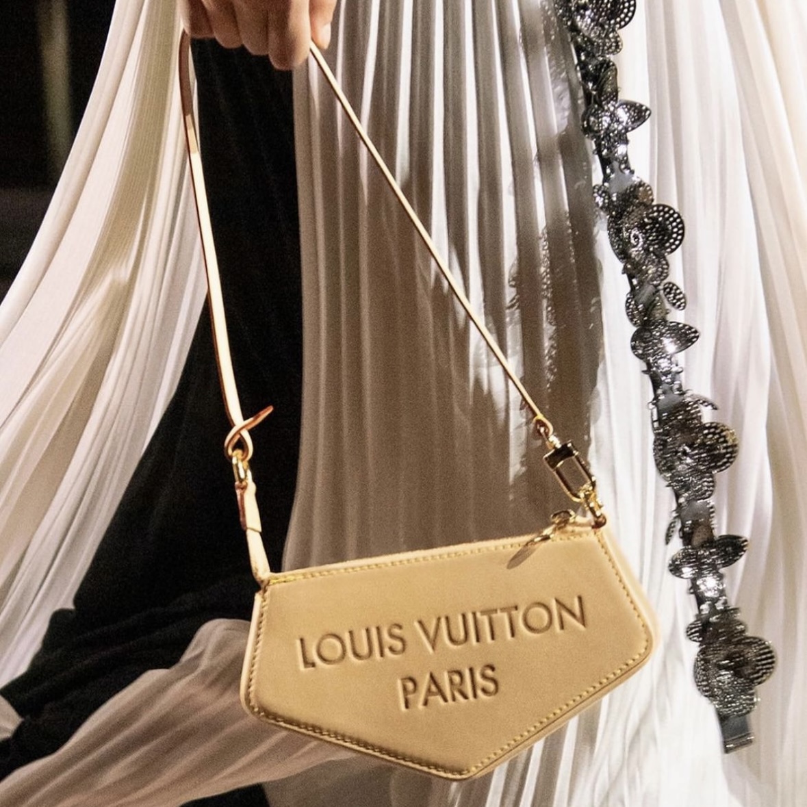 Louis Vuitton® Birth Set Pétale. Size 3 Months in 2023