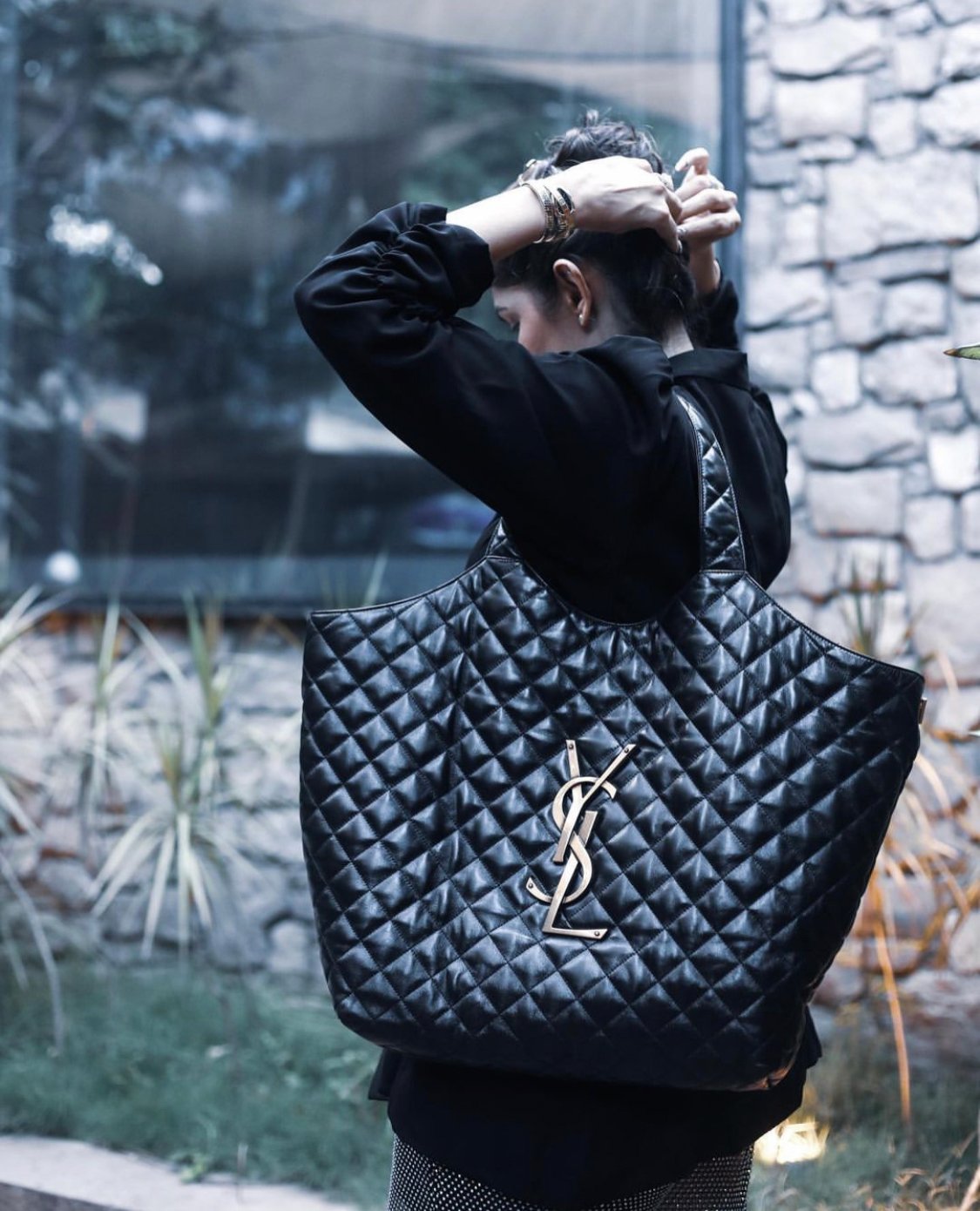 SAINT LAURENT ICARE MAXI SHOPPING BAG REVIEW #saintlaurent #handbag  #fashion 
