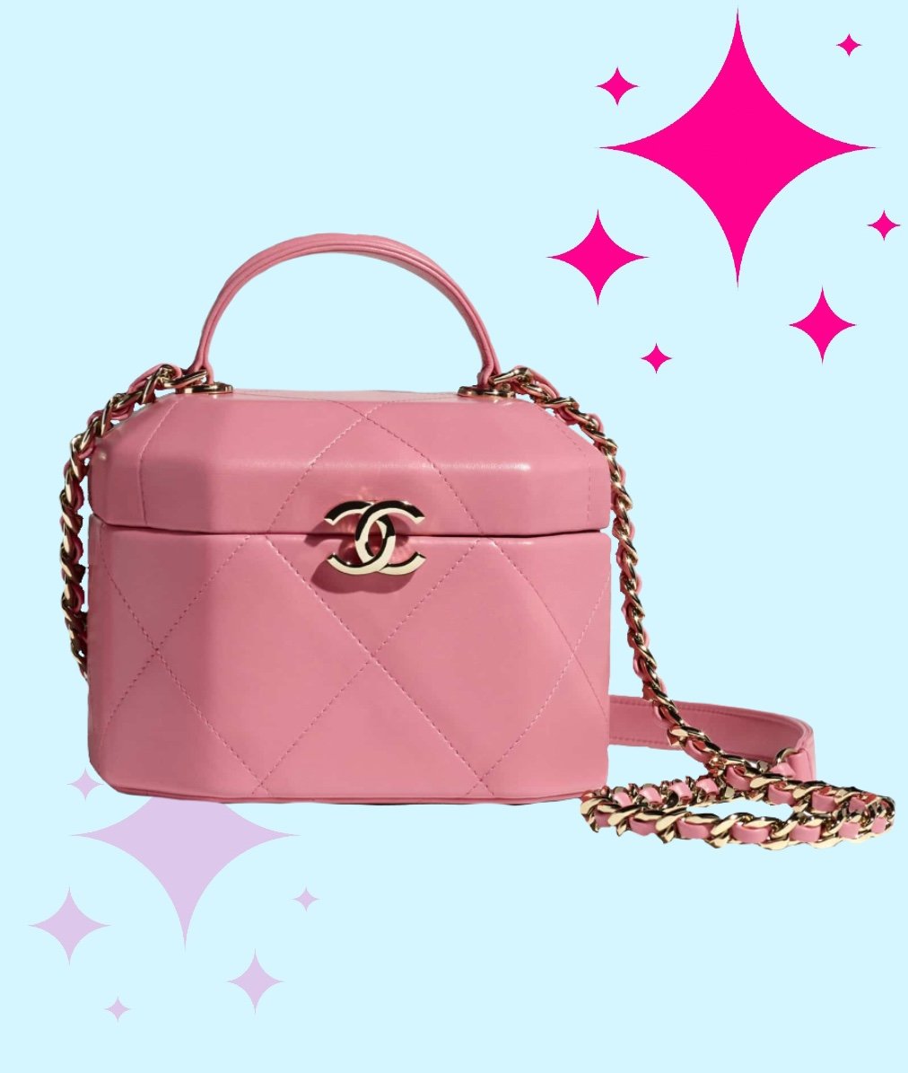 K on X: Margot Robbie as Barbie wearing the SS95 Chanel handbag