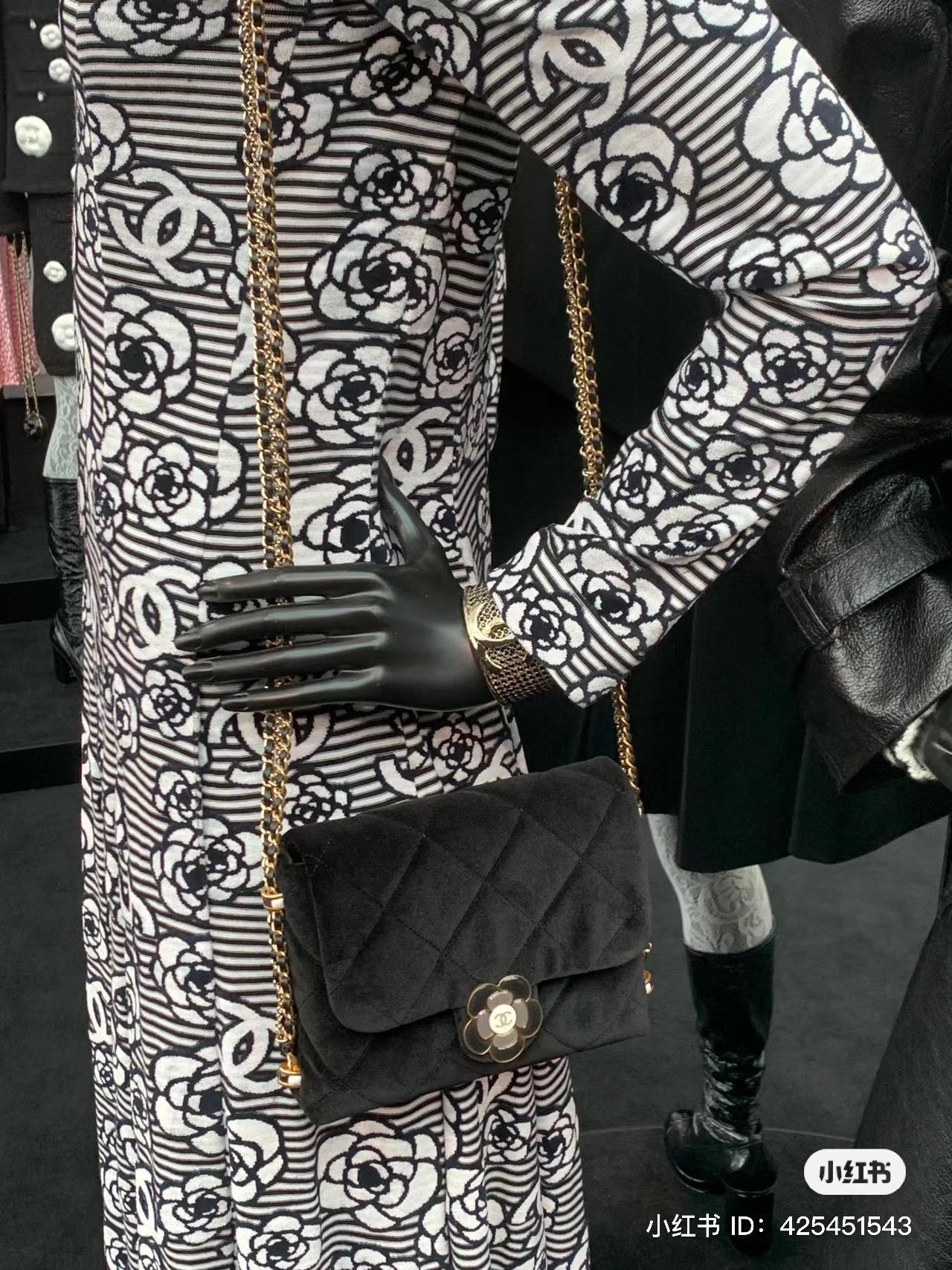 Mini flap bag with top handle, Wool tweed, lambski & gold-tone