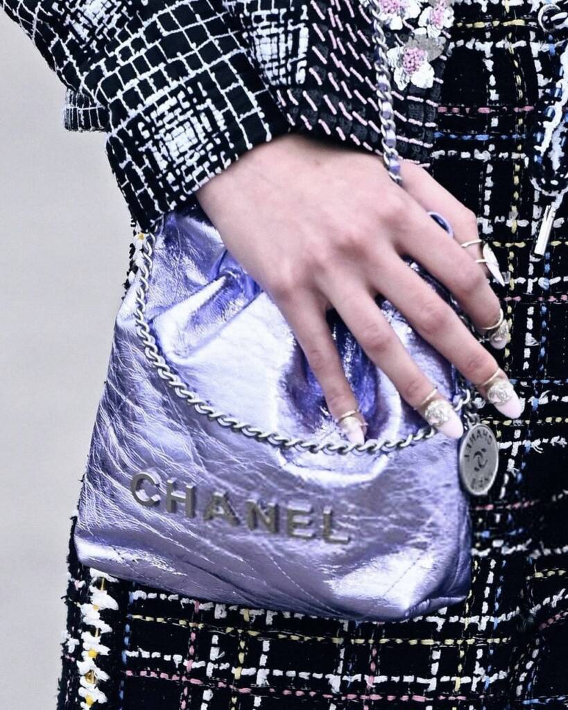 Chanel Cruise Takes to Marseille for 2024/25: A Closer Look at the Bags ...