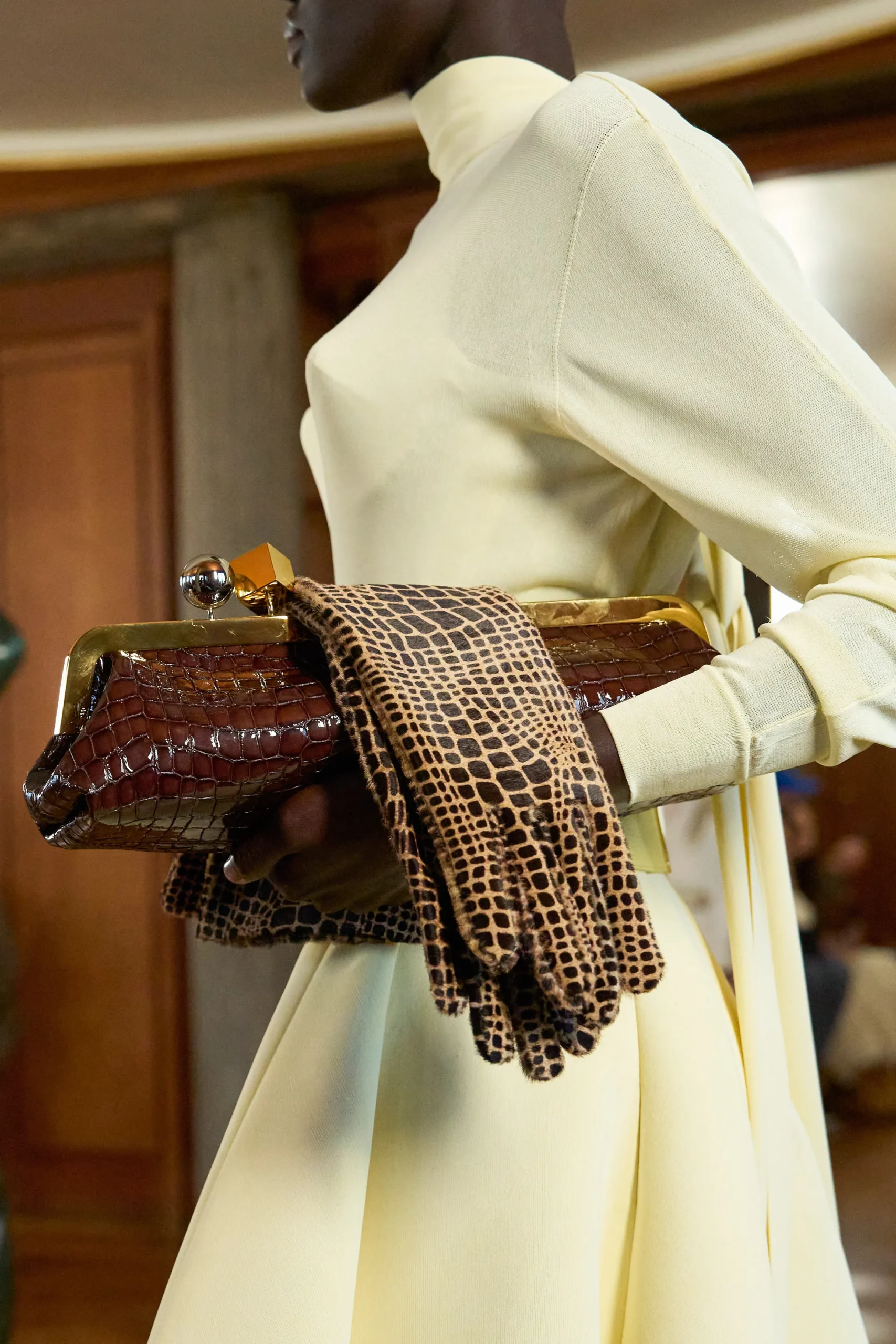 Jacquemus La Croisière Brown Croc Salon clutch Spring 2025