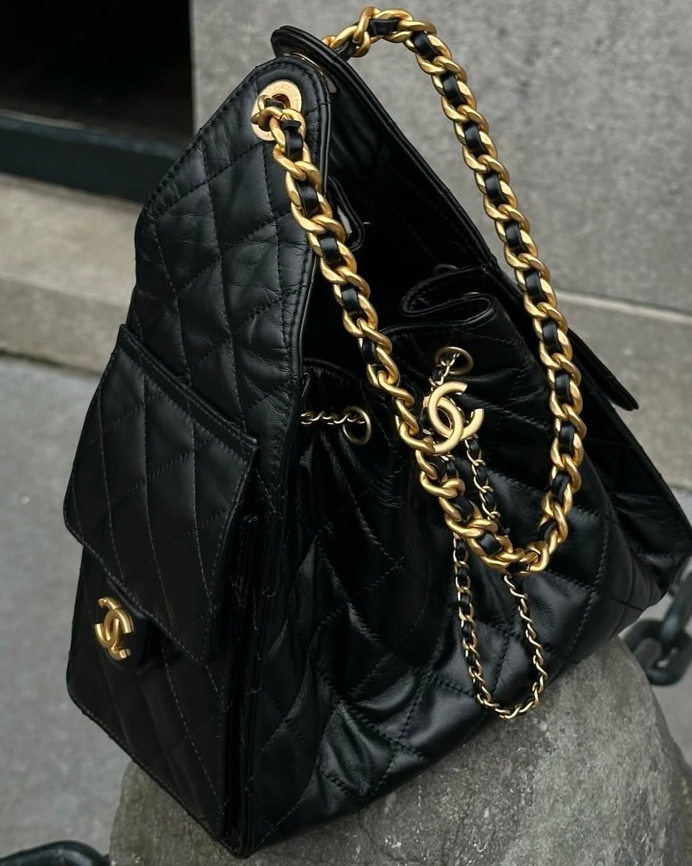 Chanel Black Shiny Calfskin 25C Hobo Bag