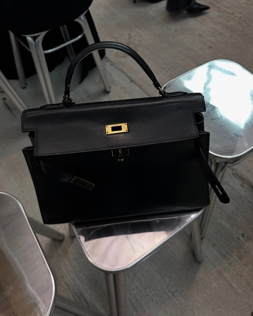 Hermès Kelly 28 Black Gold Hardware