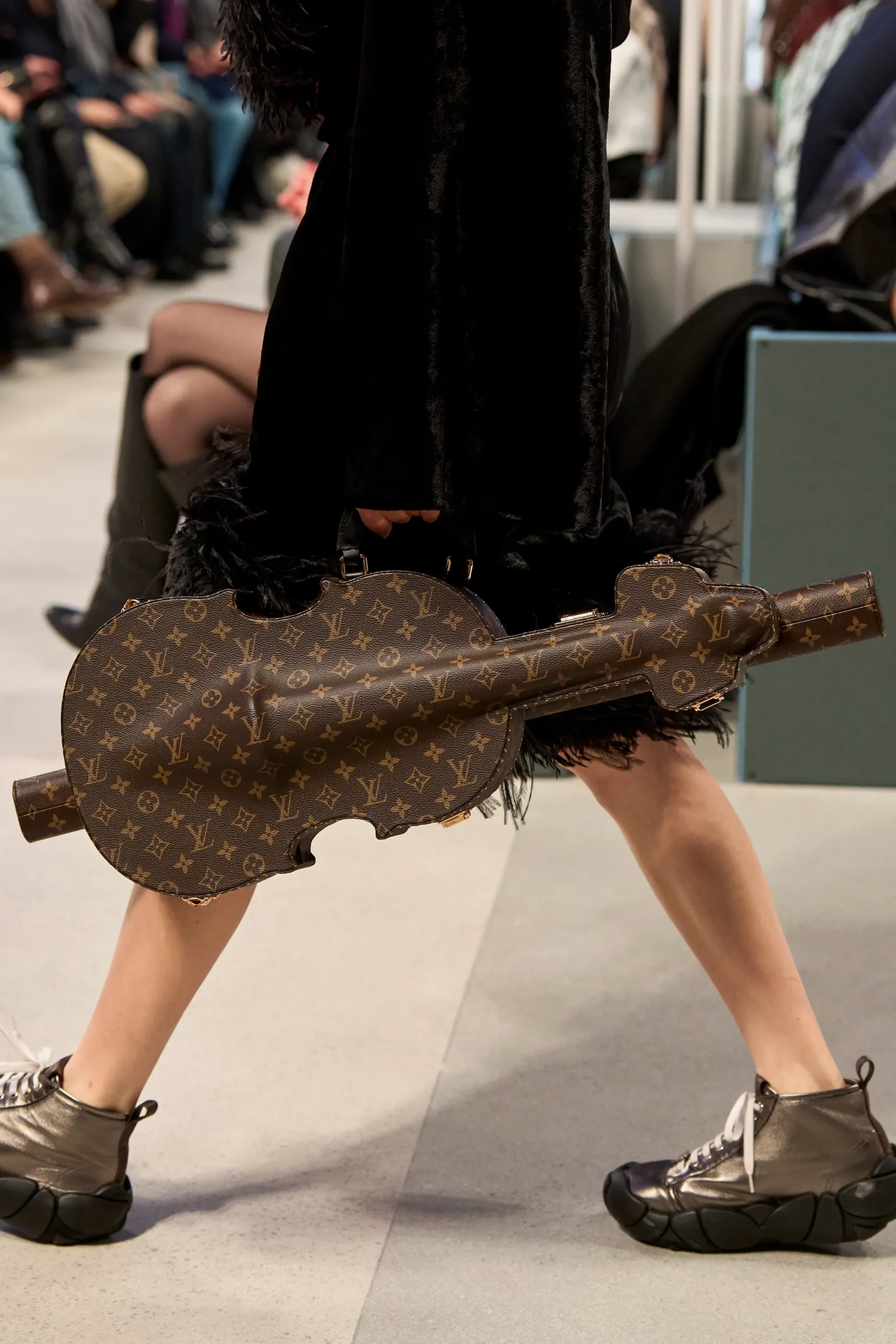 louis vuitton fall-winter 2025 violin case trunk