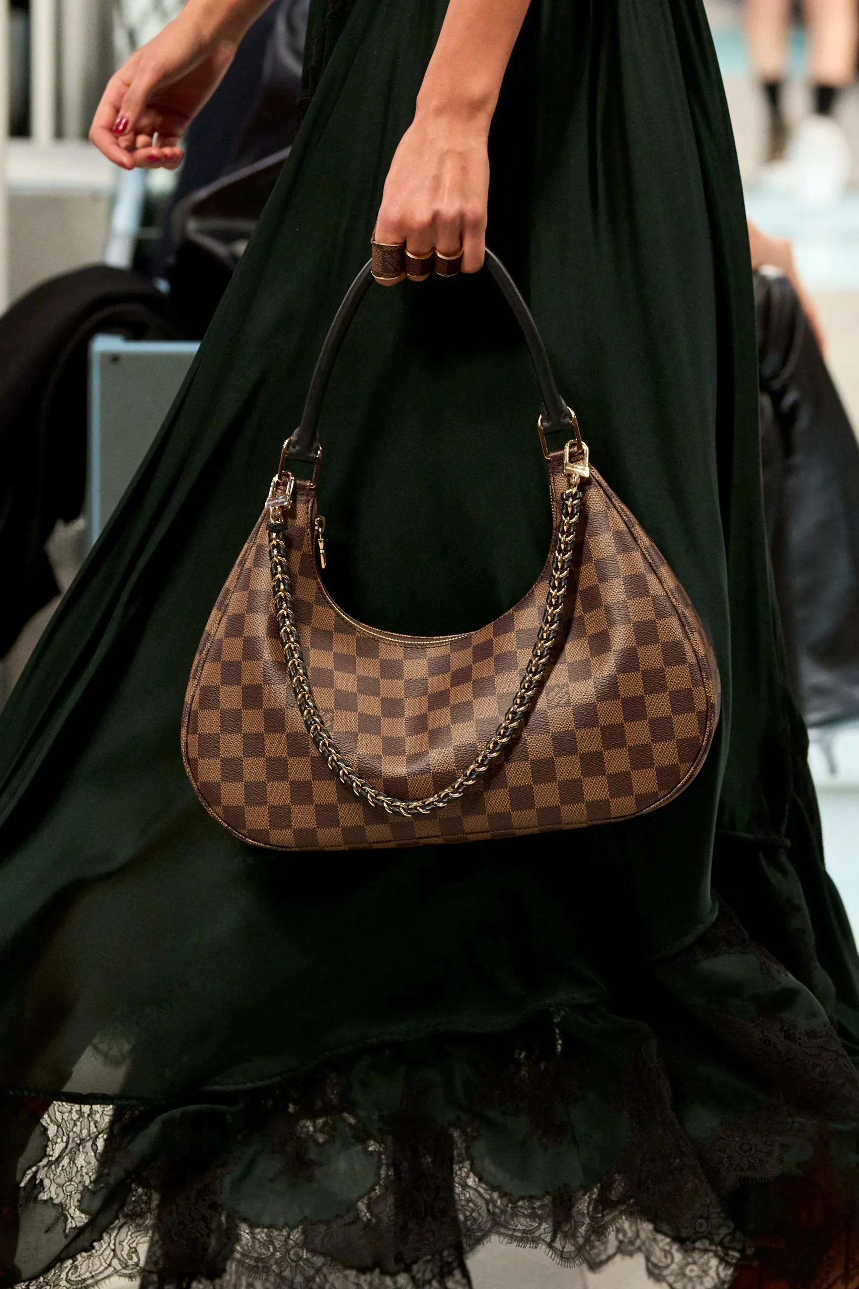 louis vuitton fall-winter 2025 damier ebene hobo