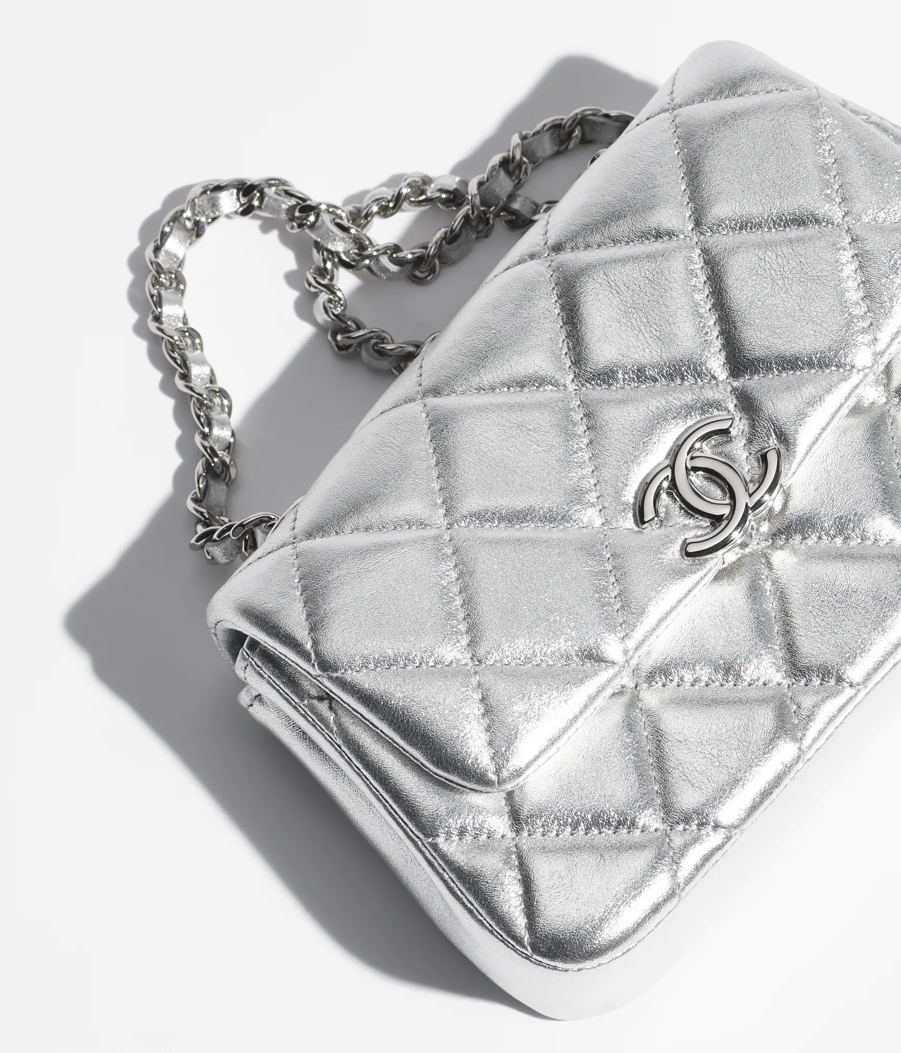 chanel spring summer 2025 clutch with Chain silver