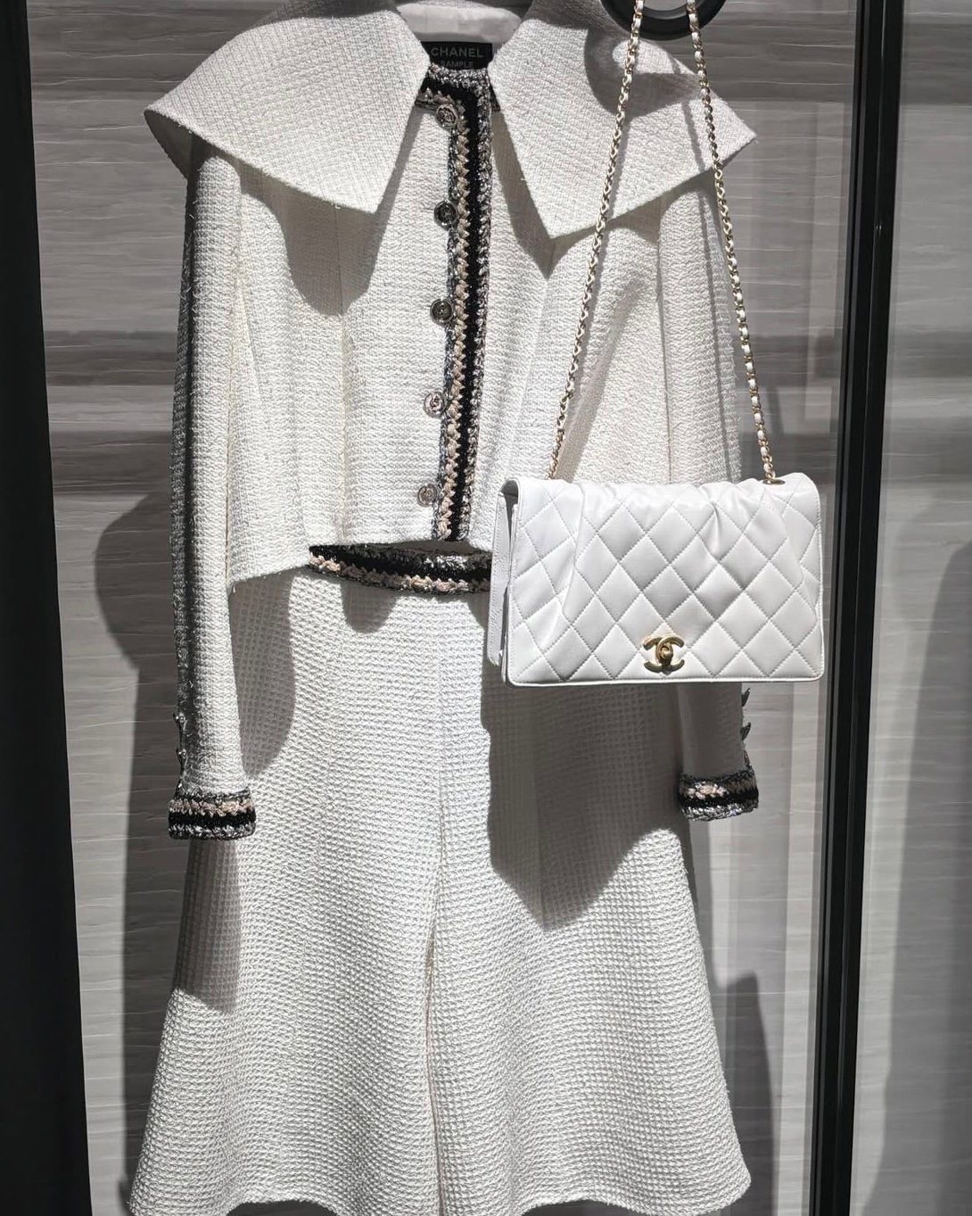 CHANEL 25S full flap bag white